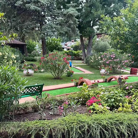 Oleander House And Tennis Club מלון