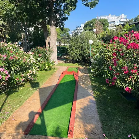 Oleander House And Tennis Club