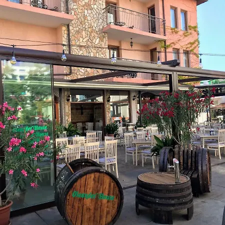 Oleander House And Tennis Club 3* סאני ביץ'