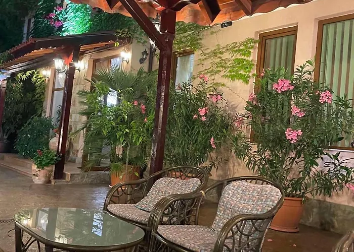 Oleander House And Tennis Club