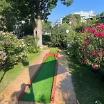 Oleander House And Tennis Club