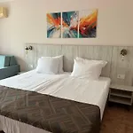 Hotel Oleander House And Tennis Club