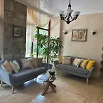Oleander House And Tennis Club Hotel