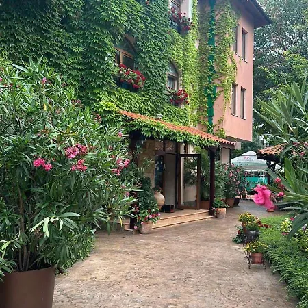 Szálloda Oleander House And Tennis Club 3*