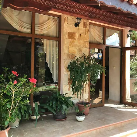 Oleander House And Tennis Club Szálloda