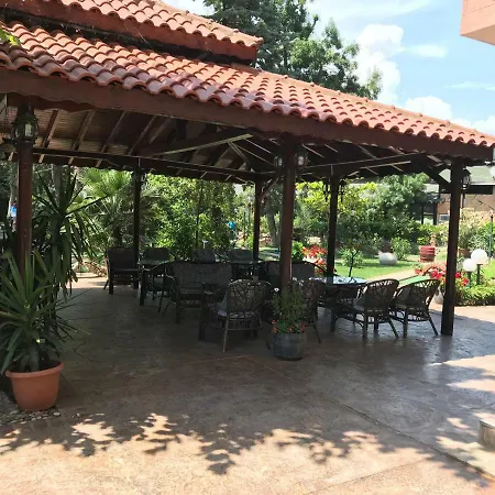 מלון Oleander House And Tennis Club 3*