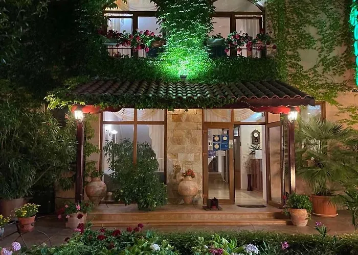 מלון Oleander House And Tennis Club