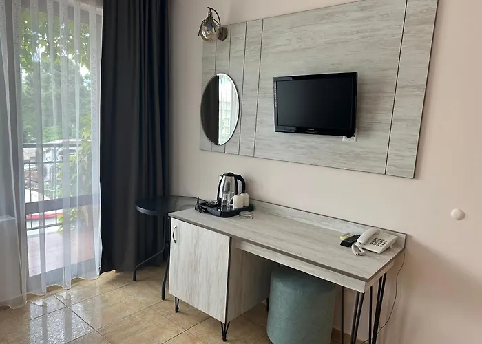 מלון Oleander House And Tennis Club