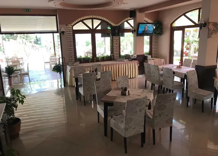 Oleander House And Tennis Club מלון