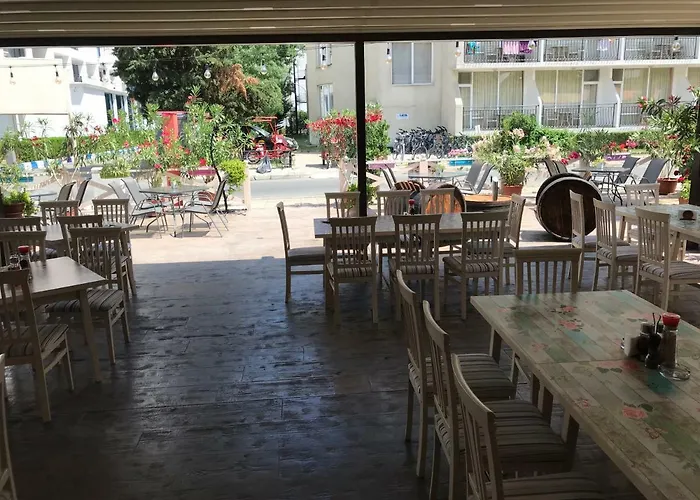 Oleander House And Tennis Club מלון 3*