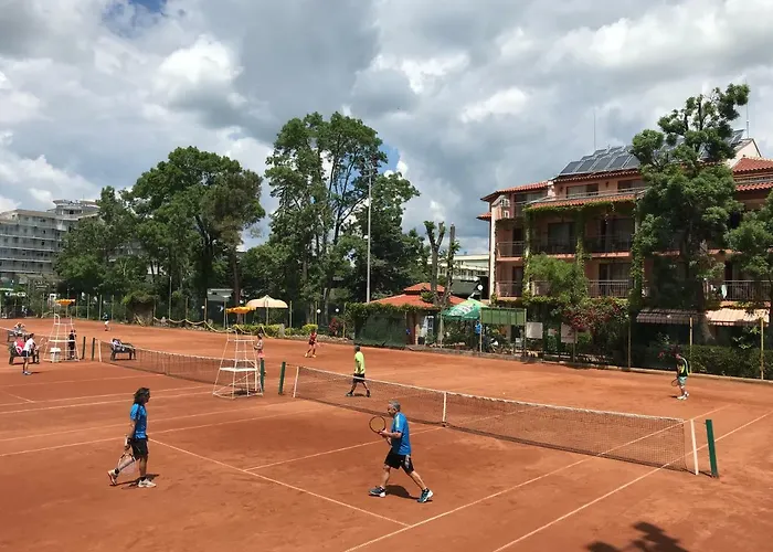 מלון Oleander House And Tennis Club 3*