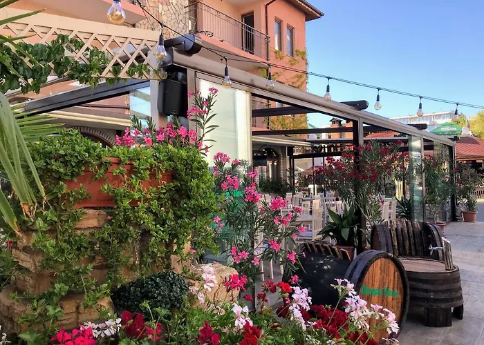 מלון Oleander House And Tennis Club