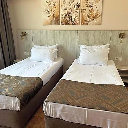 Oleander House And Tennis Club 3*