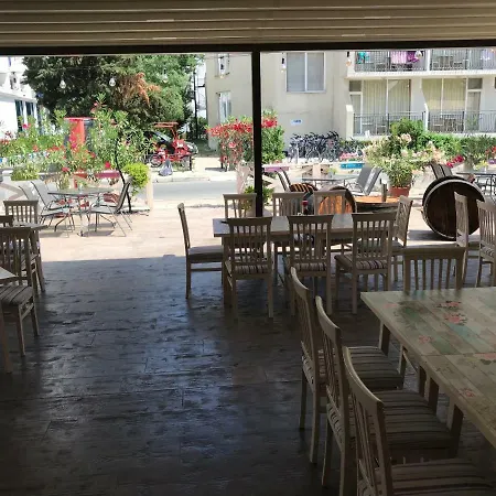 Oleander House And Tennis Club Hotell 3*