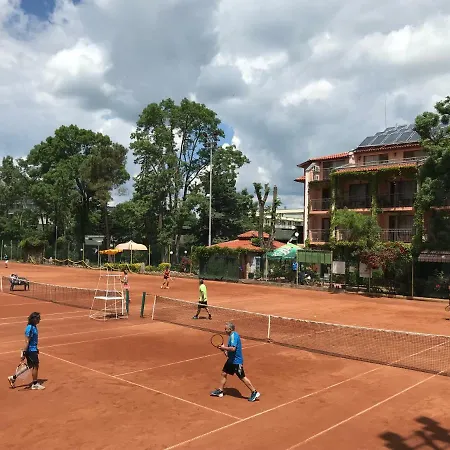 فندق Oleander House And Tennis Club 3*