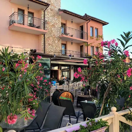 Oleander House And Tennis Club Hotell Slăntjev Brjag