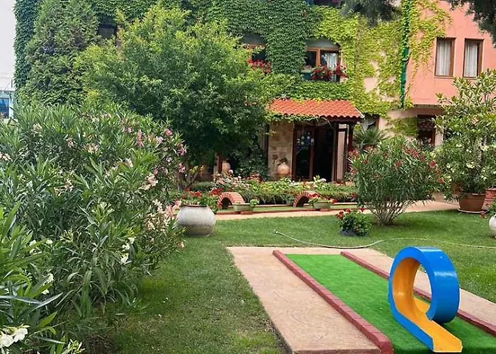 Oleander House And Tennis Club Готель 3*