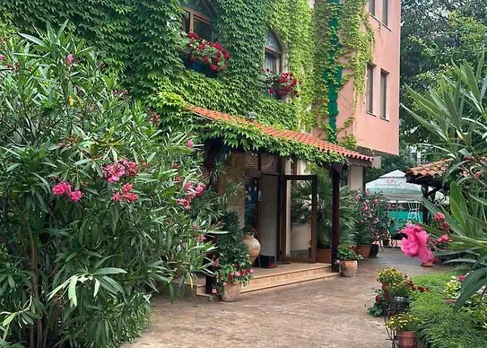 Готель Oleander House And Tennis Club 3*