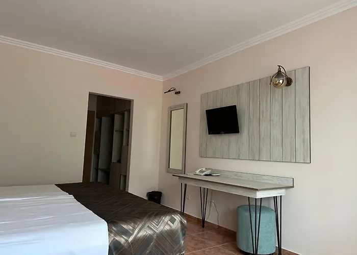 Hotel Oleander House And Tennis Club 3*