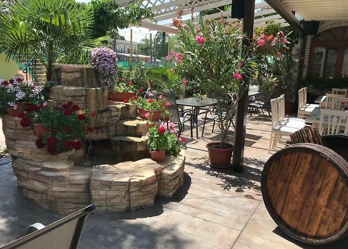 Готель Oleander House And Tennis Club 3*