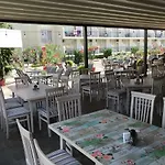 夹竹桃酒店和网球俱乐部 3* 阳光海滩