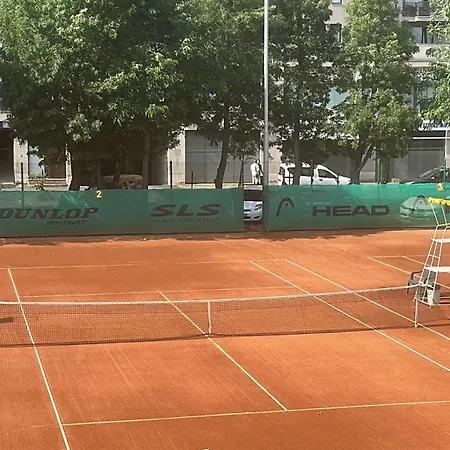 Oleander House And Tennis Club