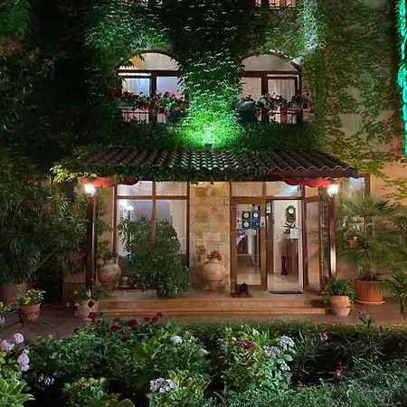 Hotel Oleander House And Tennis Club