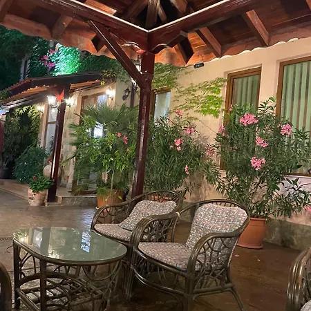 Oleander House And Tennis Club