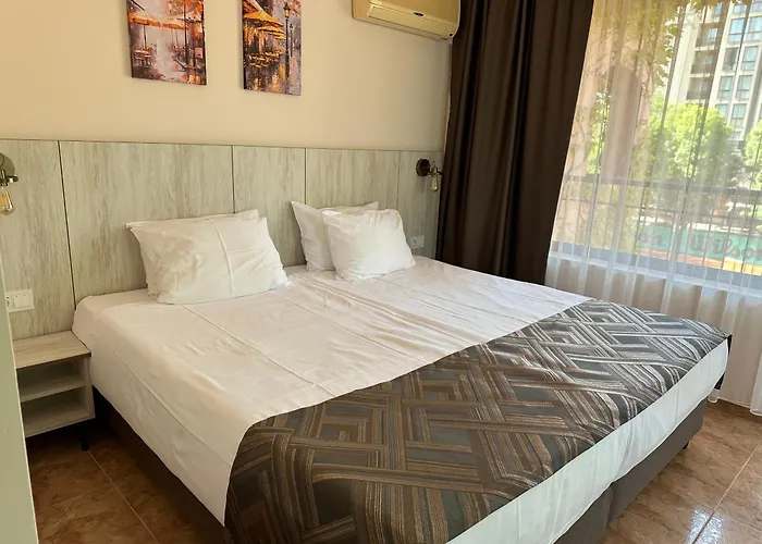 Oleander House And Tennis Club Napospart