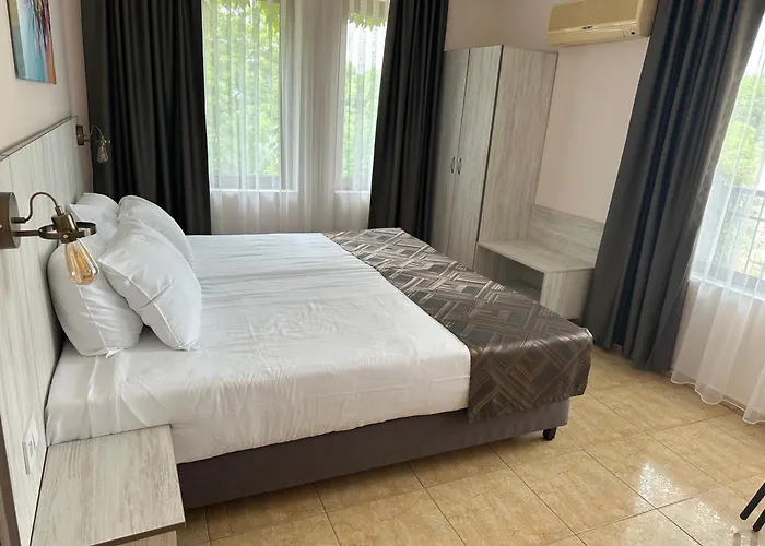 Oleander House And Tennis Club Napospart