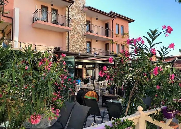 Oleander House And Tennis Club Szálloda Napospart